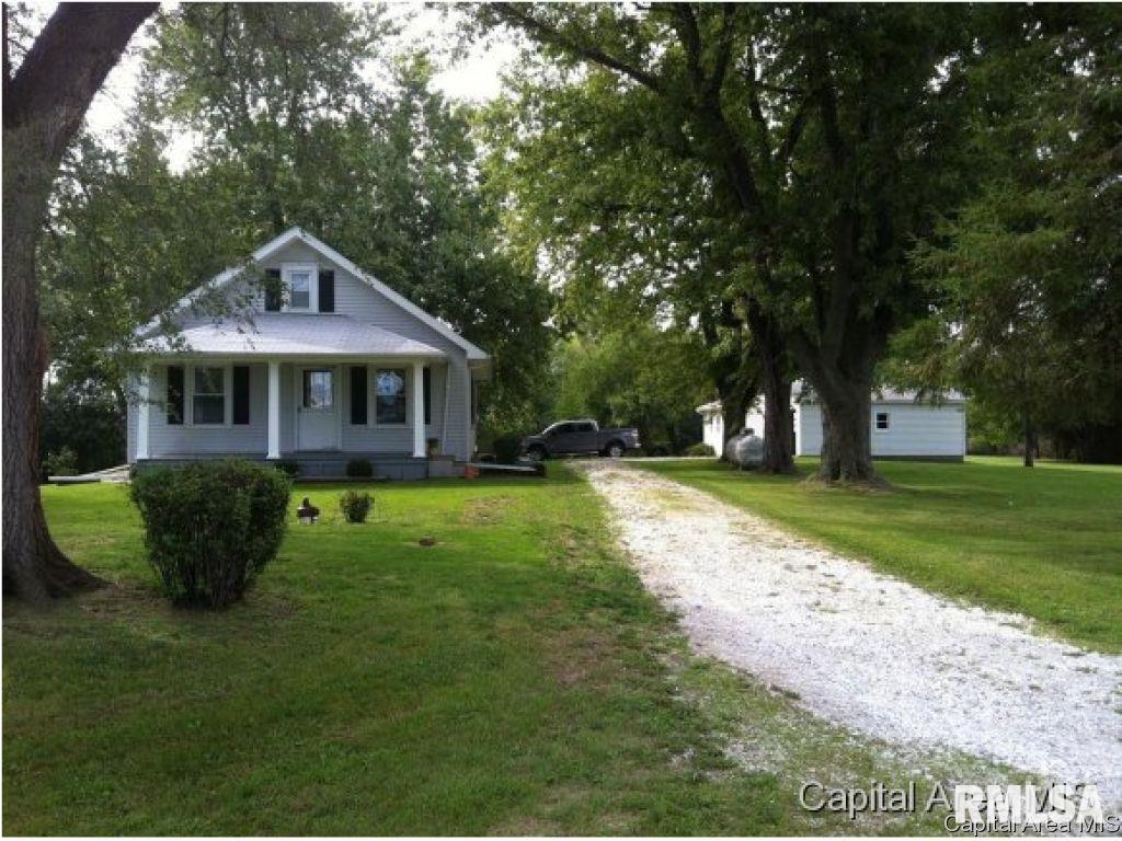 2189 Strawn Crossing Road Jacksonville, IL 62650 - Photo 3 of 24