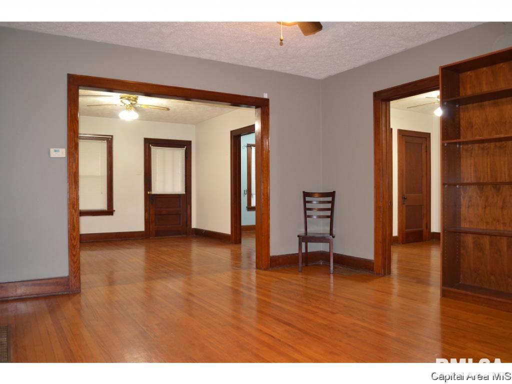 2189 Strawn Crossing Road Jacksonville, IL 62650 - Photo 5 of 24