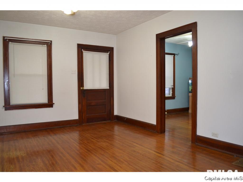 2189 Strawn Crossing Road Jacksonville, IL 62650 - Photo 6 of 24