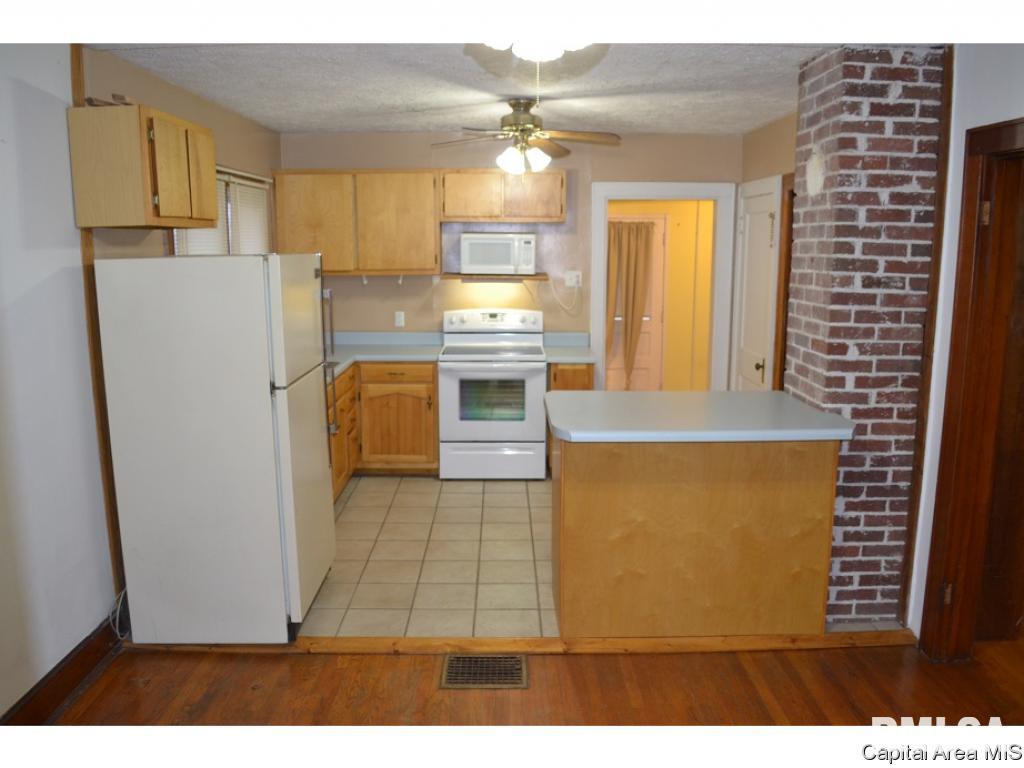 2189 Strawn Crossing Road Jacksonville, IL 62650 - Photo 10 of 24