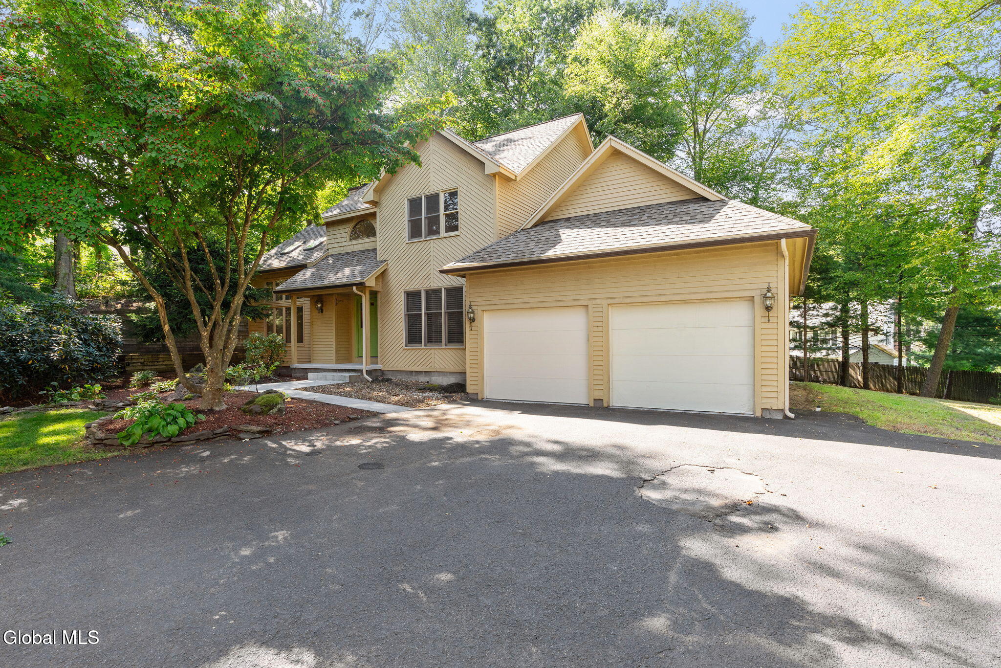 43 Oak Tree Lane Colonie, NY 12309 - Photo 1 of 40 1-web-or-mls-43-oak-tree-ln