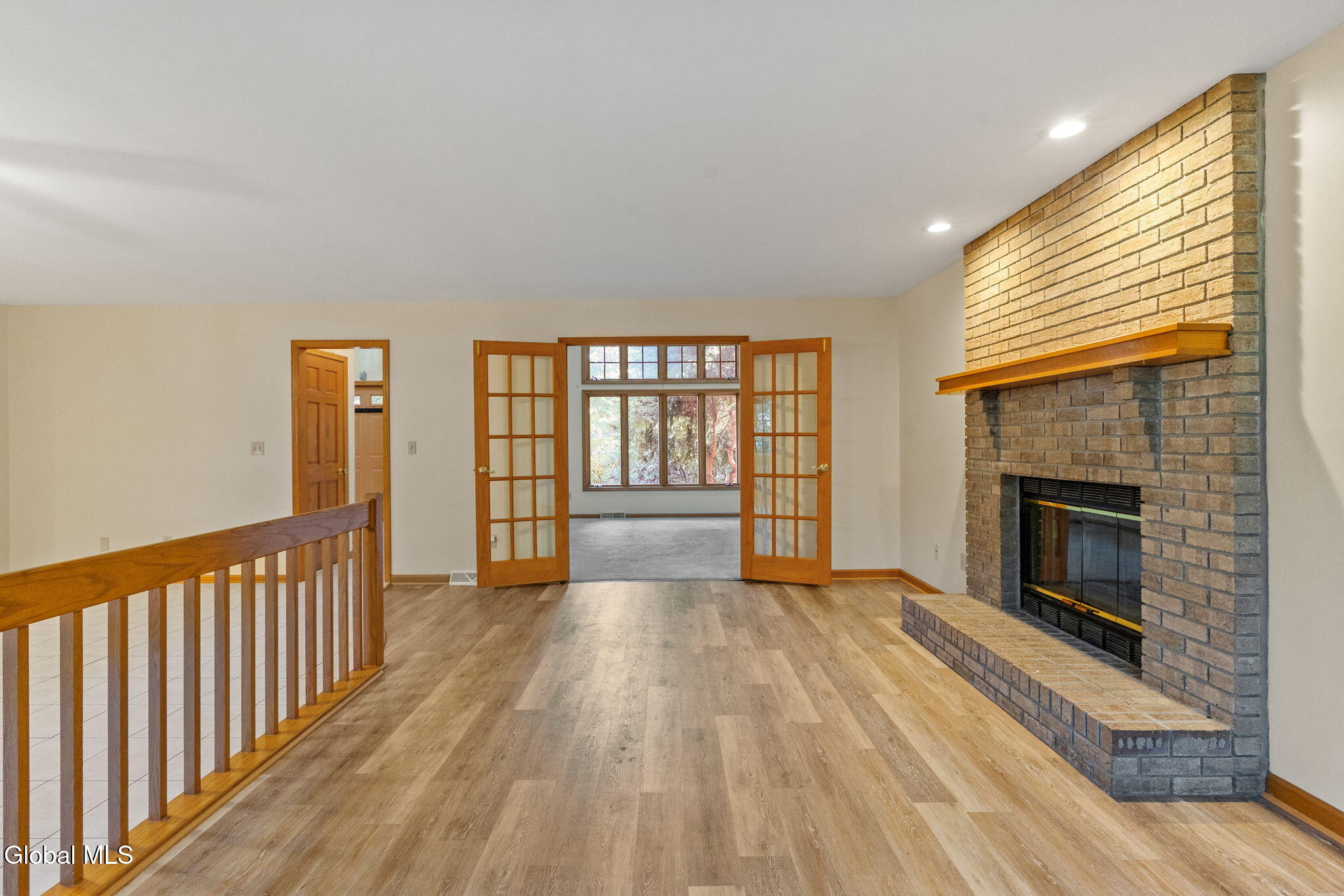 43 Oak Tree Lane Colonie, NY 12309 - Photo 11 of 40 11-web-or-mls-43-oak-tree-ln