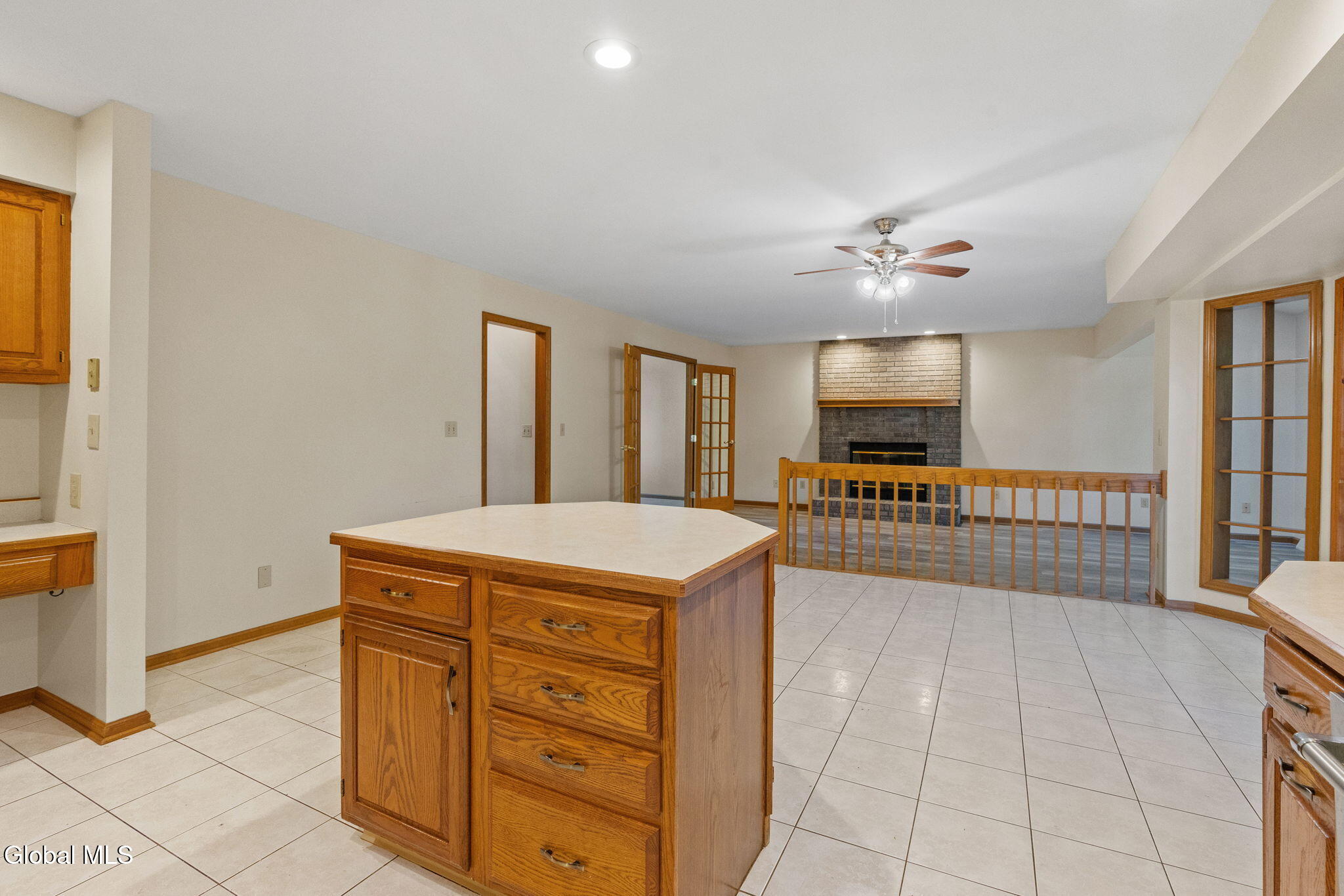 43 Oak Tree Lane Colonie, NY 12309 - Photo 15 of 40 17-web-or-mls-43-oak-tree-ln