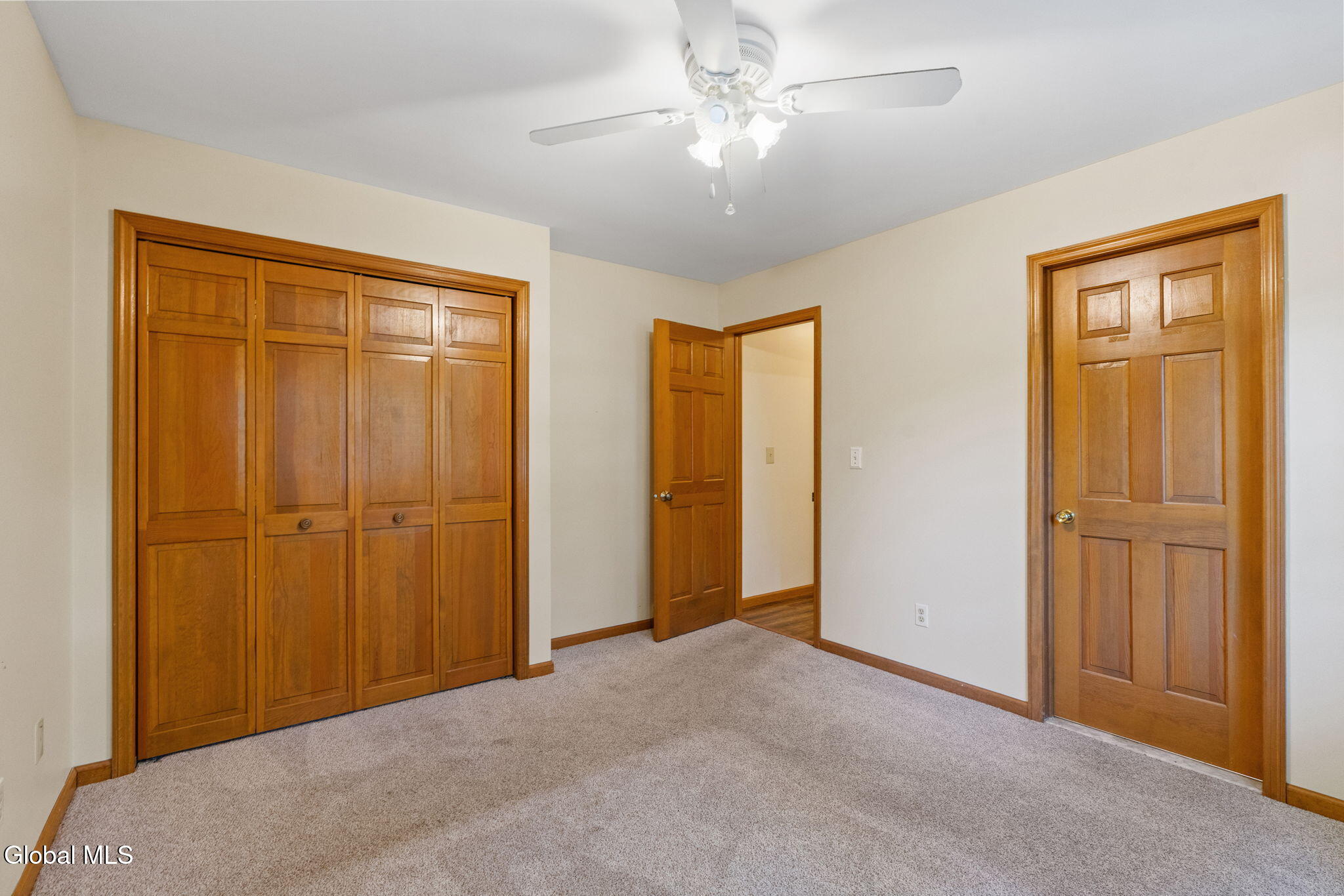 43 Oak Tree Lane Colonie, NY 12309 - Photo 20 of 40 22-web-or-mls-43-oak-tree-ln