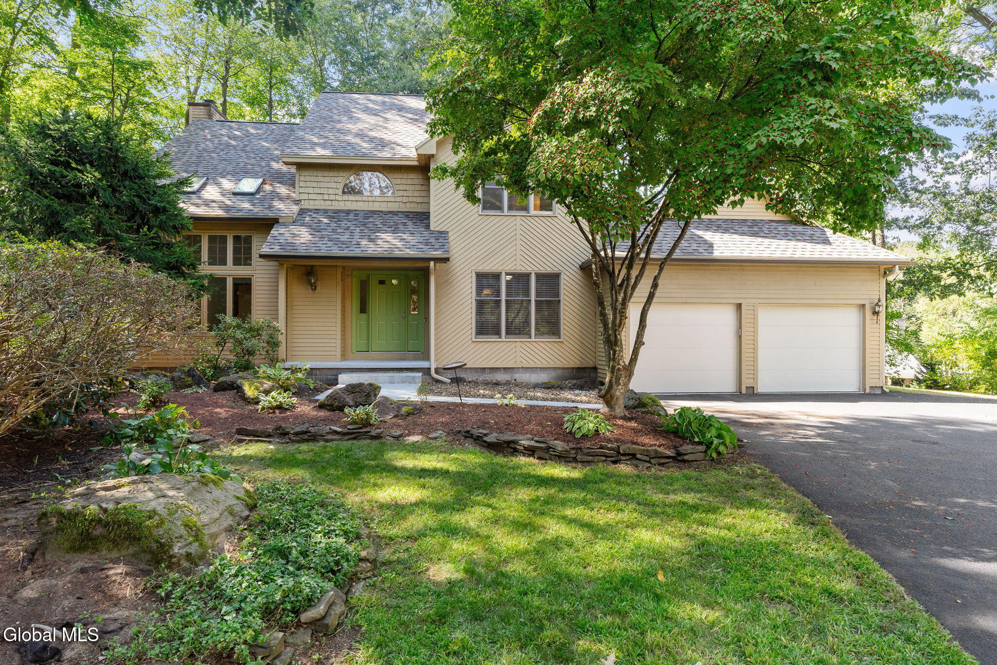 43 Oak Tree Lane Colonie, NY 12309 - Photo 2 of 40 2-web-or-mls-43-oak-tree-ln