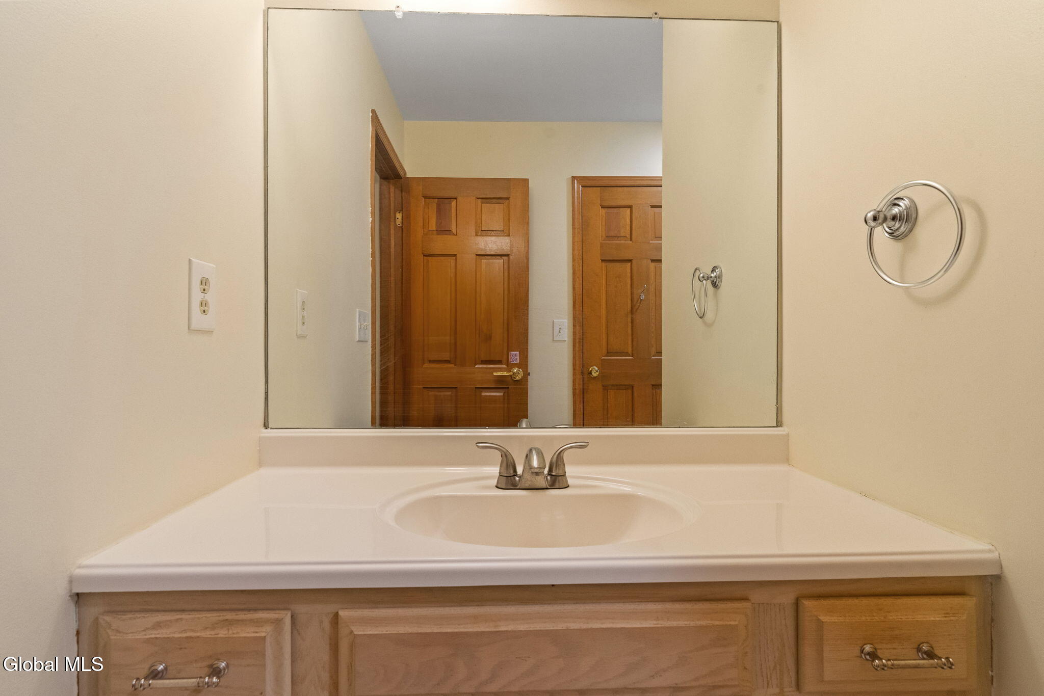 43 Oak Tree Lane Colonie, NY 12309 - Photo 21 of 40 24-web-or-mls-43-oak-tree-ln