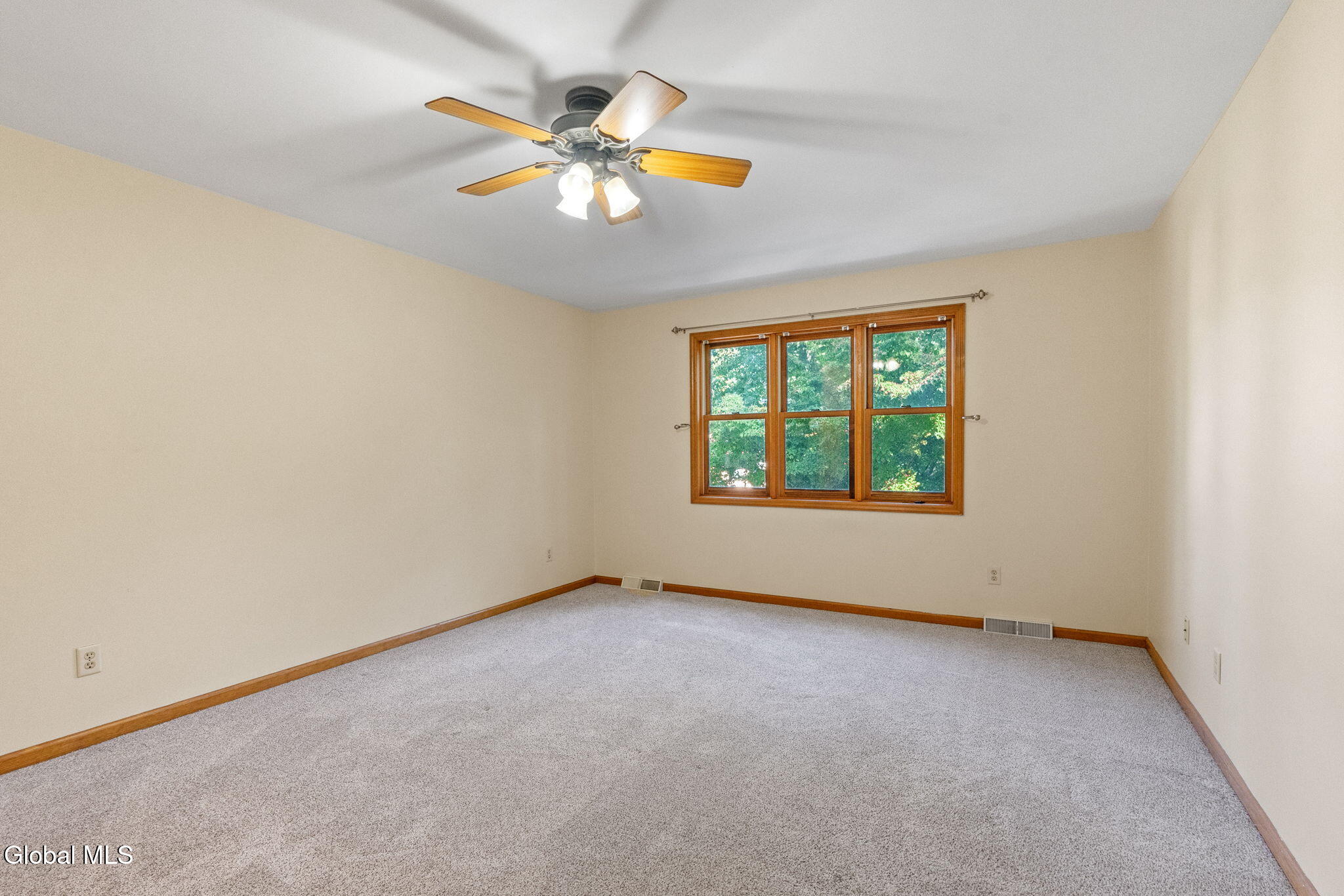 43 Oak Tree Lane Colonie, NY 12309 - Photo 26 of 40 41-web-or-mls-43-oak-tree-ln