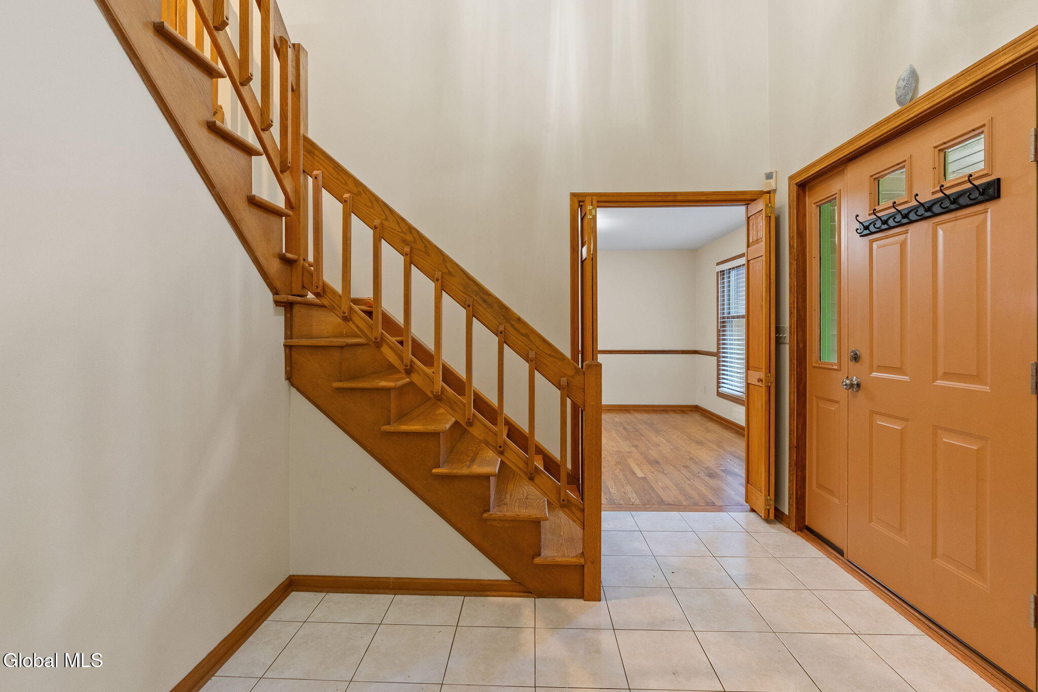 43 Oak Tree Lane Colonie, NY 12309 - Photo 4 of 40 3-web-or-mls-43-oak-tree-ln