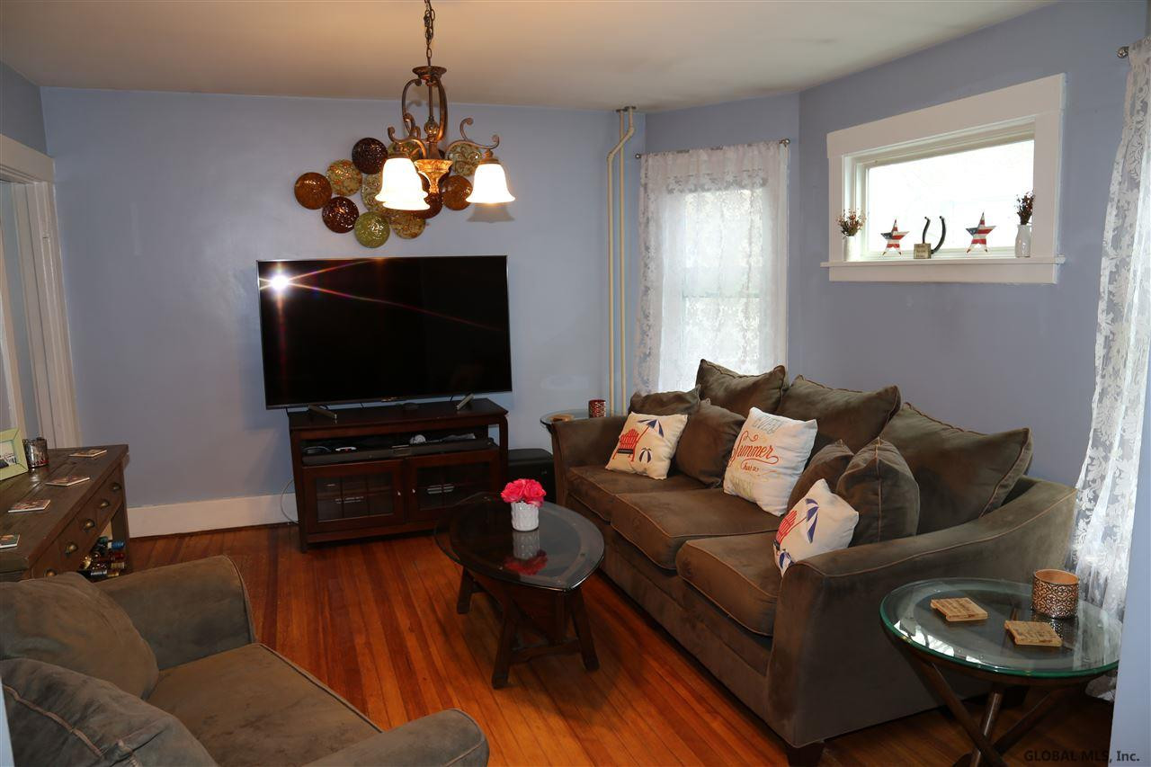 217 Clayton Road Schenectady, NY 12304 - Photo 17 of 49 Photo 17