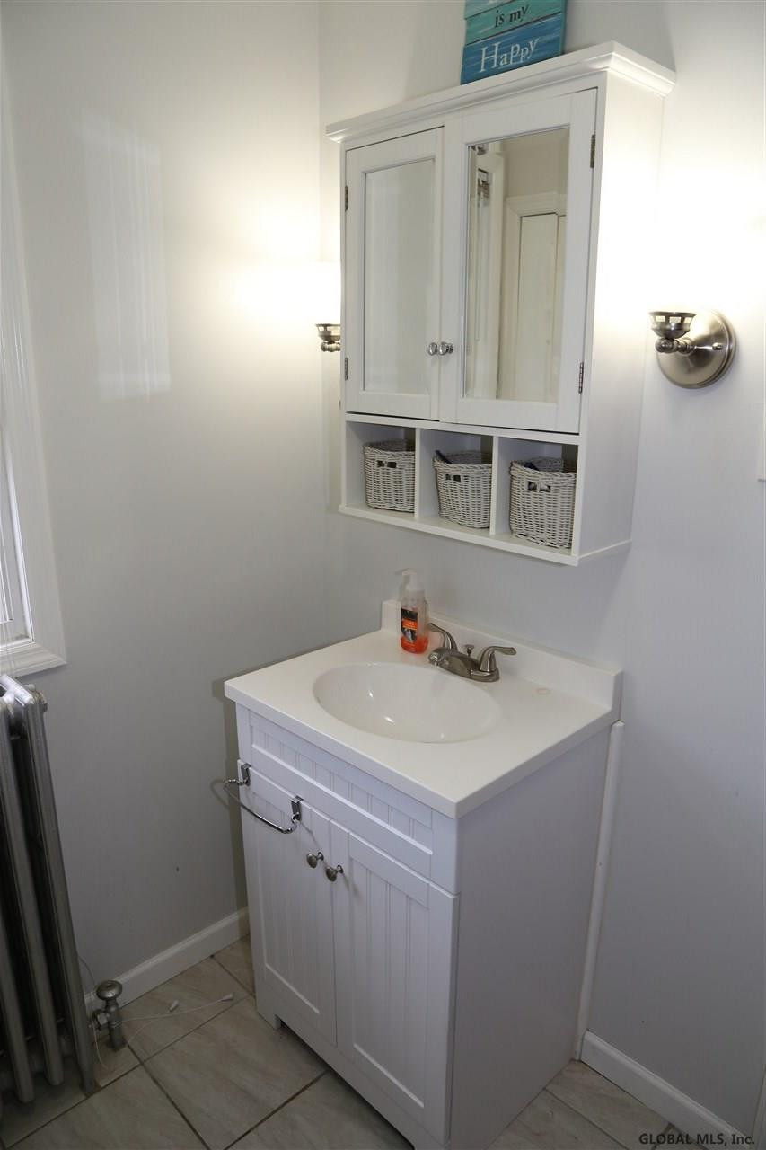 217 Clayton Road Schenectady, NY 12304 - Photo 27 of 49 Photo 27