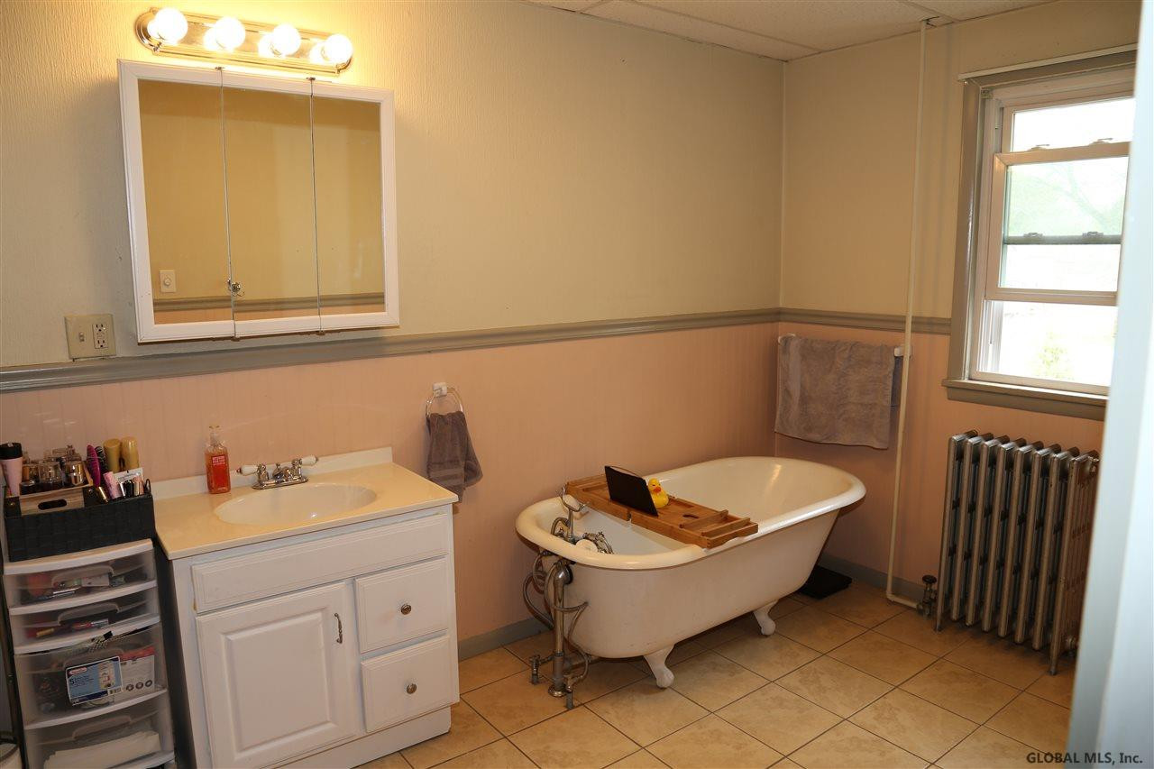 217 Clayton Road Schenectady, NY 12304 - Photo 34 of 49 Photo 34