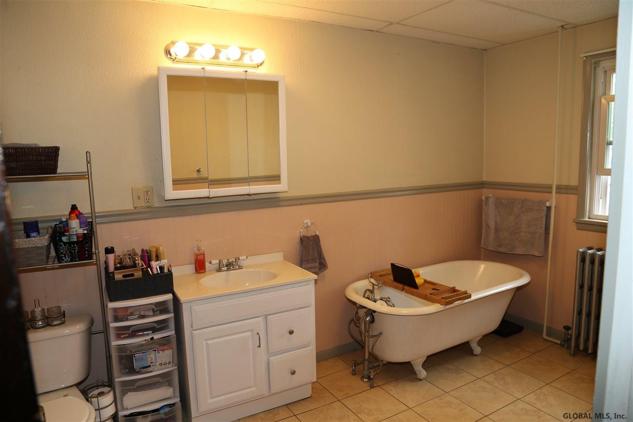 217 Clayton Road Schenectady, NY 12304 - Photo 35 of 49 Photo 35