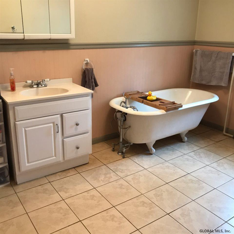 217 Clayton Road Schenectady, NY 12304 - Photo 36 of 49 Photo 36