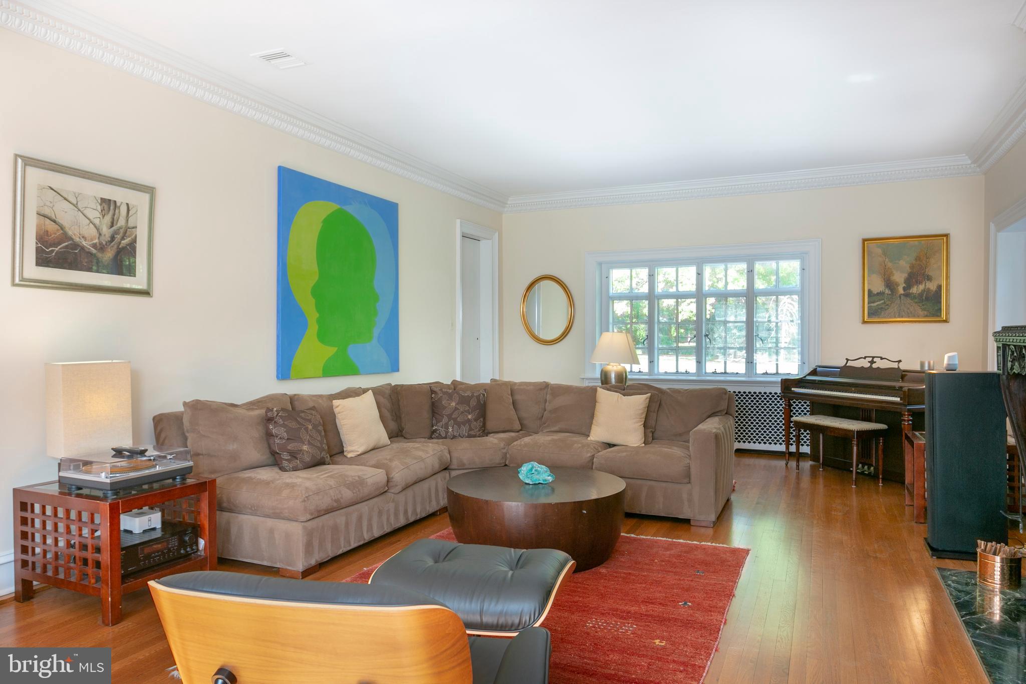 1051 Mill Rd Circle Jenkintown, PA 19046 - Photo 7 of 41 Living Room
