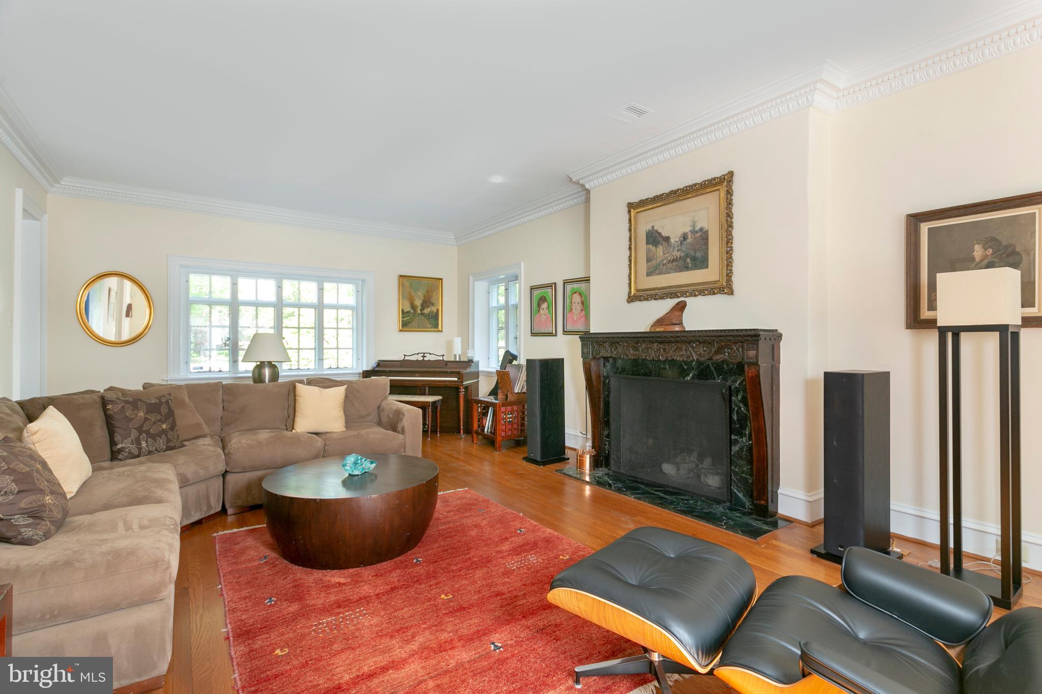1051 Mill Rd Circle Jenkintown, PA 19046 - Photo 8 of 41 Living Room