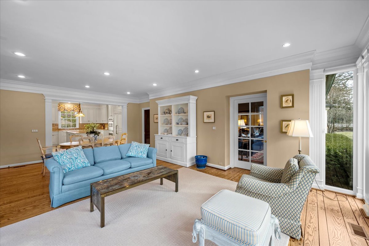 675 East Woodland Road Lake Forest, IL 60045 - Photo 12 of 46