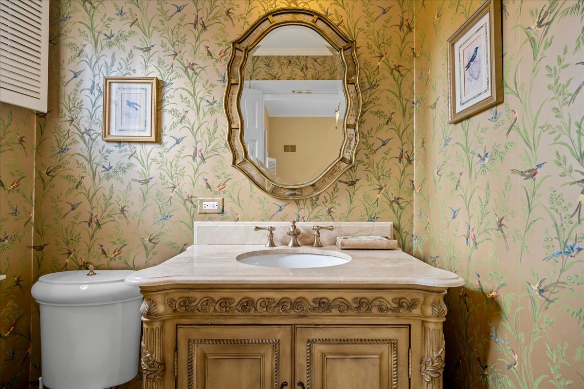 675 East Woodland Road Lake Forest, IL 60045 - Photo 20 of 46