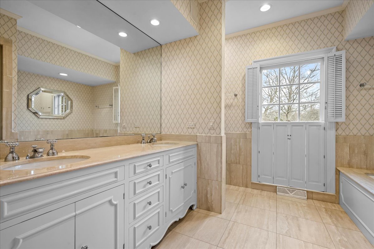 675 East Woodland Road Lake Forest, IL 60045 - Photo 25 of 46