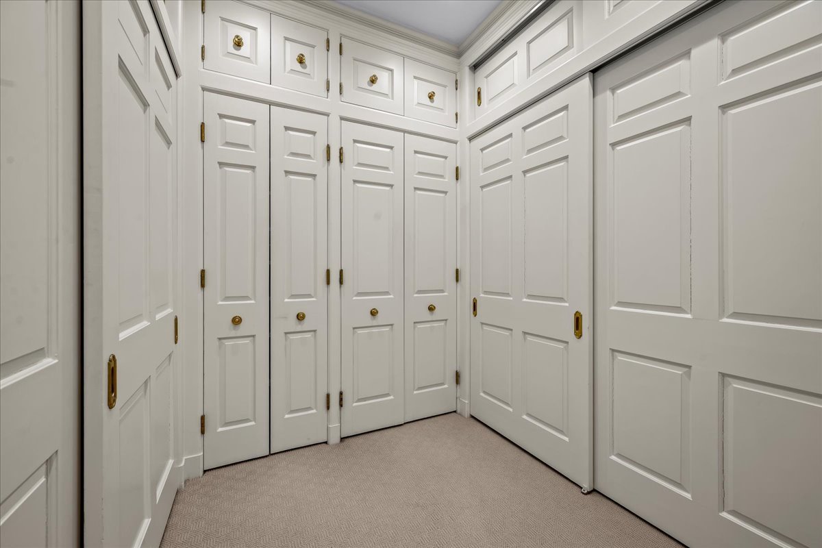 675 East Woodland Road Lake Forest, IL 60045 - Photo 27 of 46