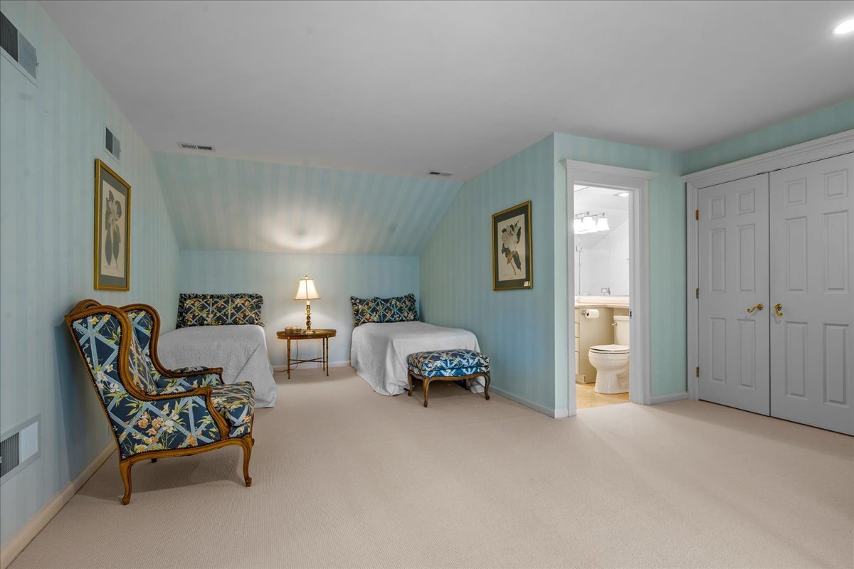 675 East Woodland Road Lake Forest, IL 60045 - Photo 30 of 46