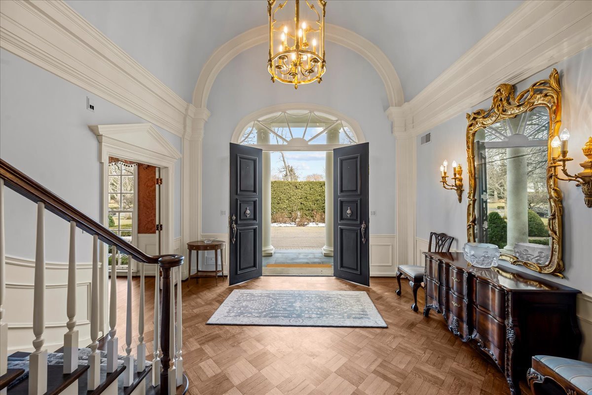 675 East Woodland Road Lake Forest, IL 60045 - Photo 3 of 46