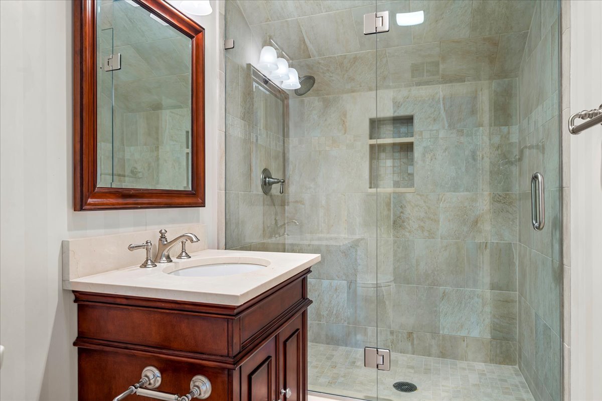 675 East Woodland Road Lake Forest, IL 60045 - Photo 34 of 46