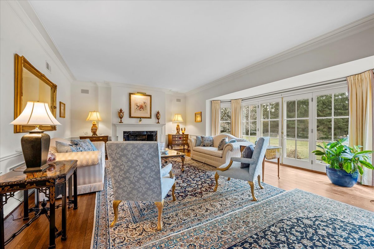 675 East Woodland Road Lake Forest, IL 60045 - Photo 7 of 46