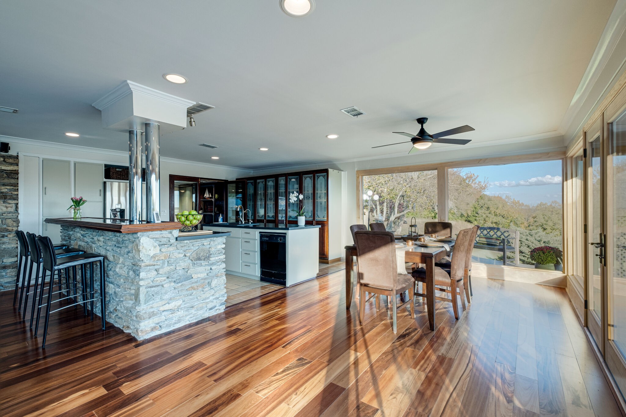 1338 Campbell Road Goodlettsville, TN 37072 - Photo 17 of 48 a living room with furniture and a large window