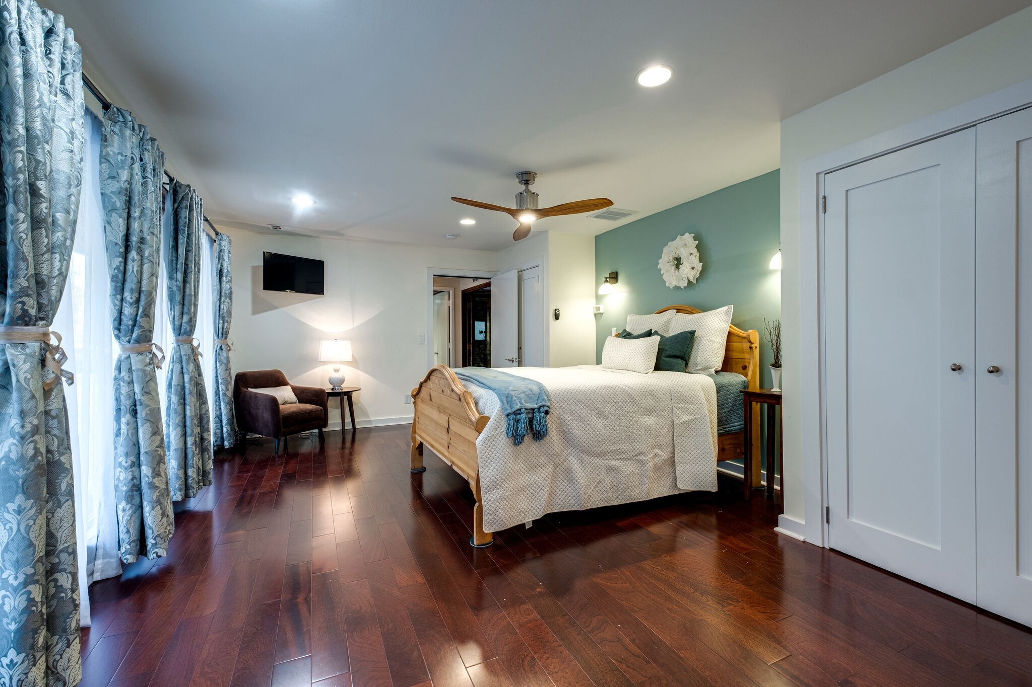 1338 Campbell Road Goodlettsville, TN 37072 - Photo 34 of 48 a bedroom with a bed window and a table