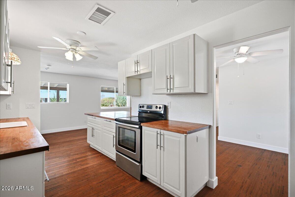 1019 West 10th Street Tempe, AZ 85281 - Photo 8 of 35 Kitchen