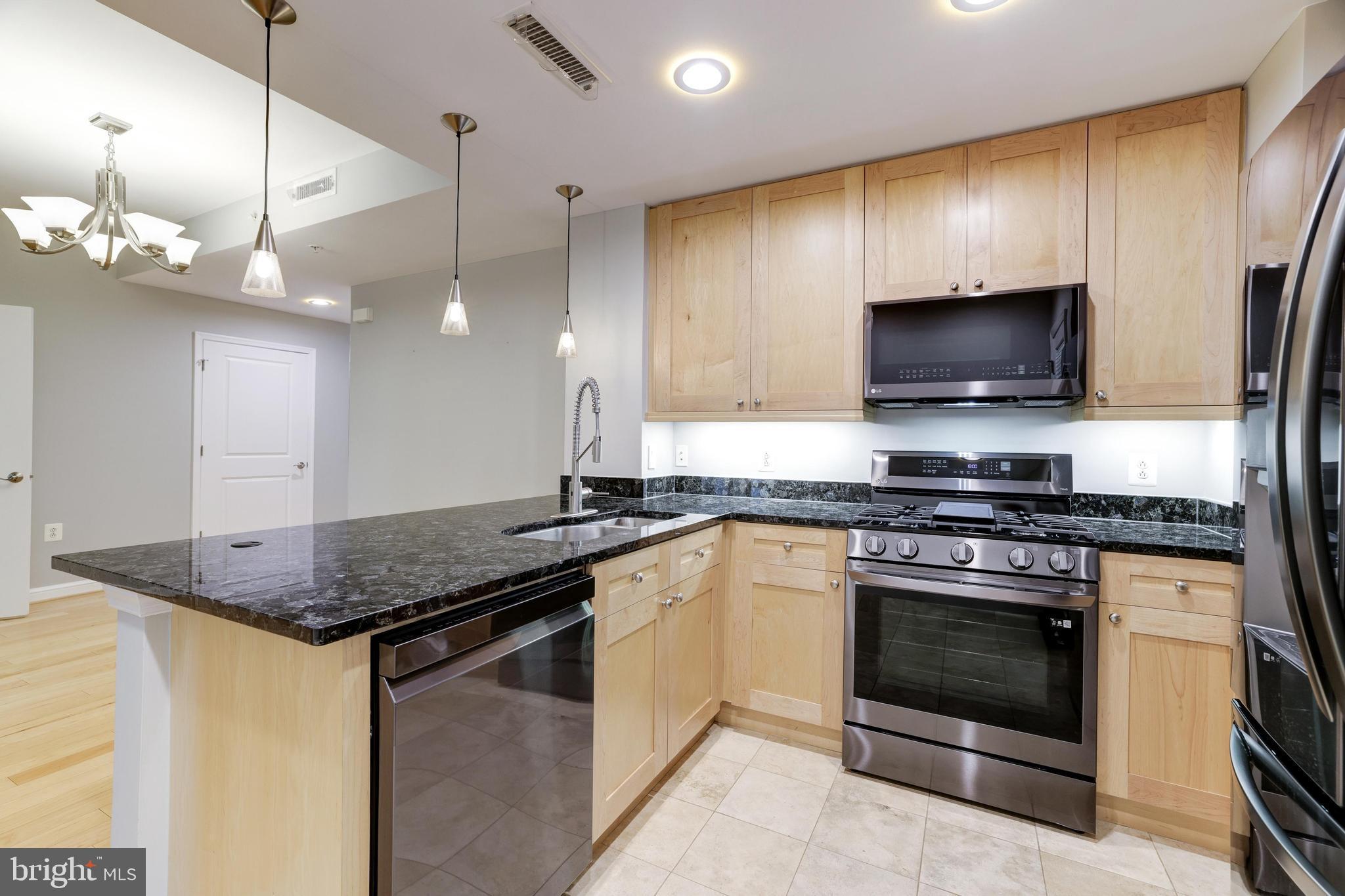 11990 Market Street, Unit 808 Reston, VA 20190 - Photo 17 of 33