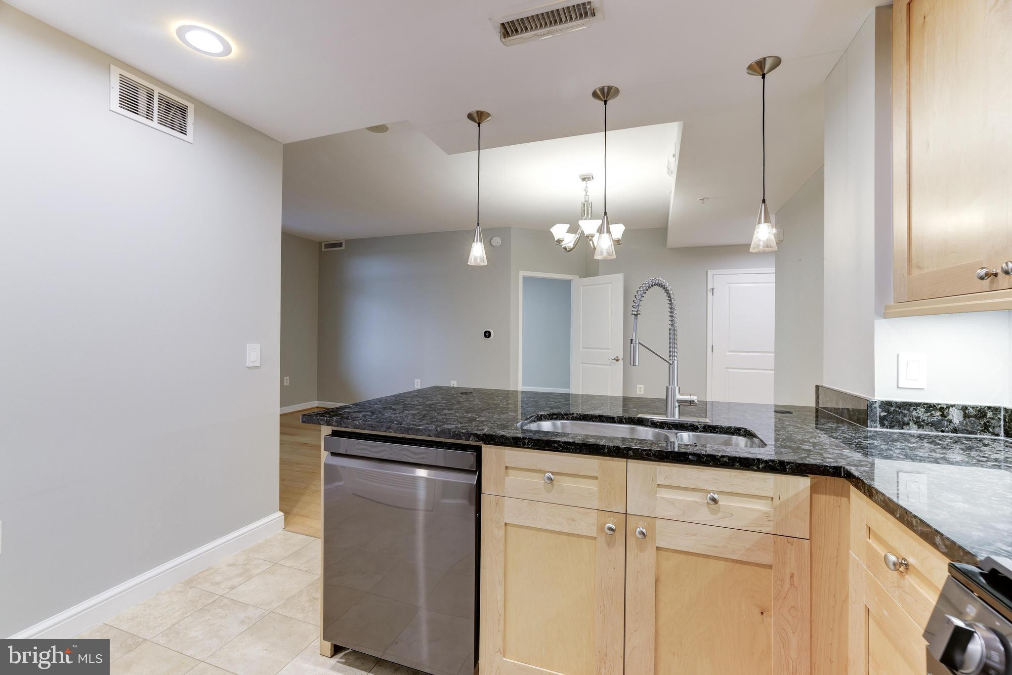 11990 Market Street, Unit 808 Reston, VA 20190 - Photo 18 of 33