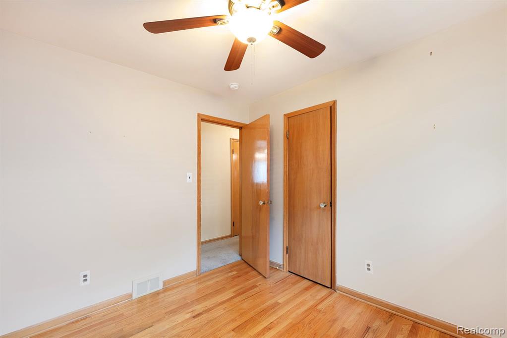 1863 Prestwick Road Grosse Pointe, MI 48236 - Photo 12 of 29