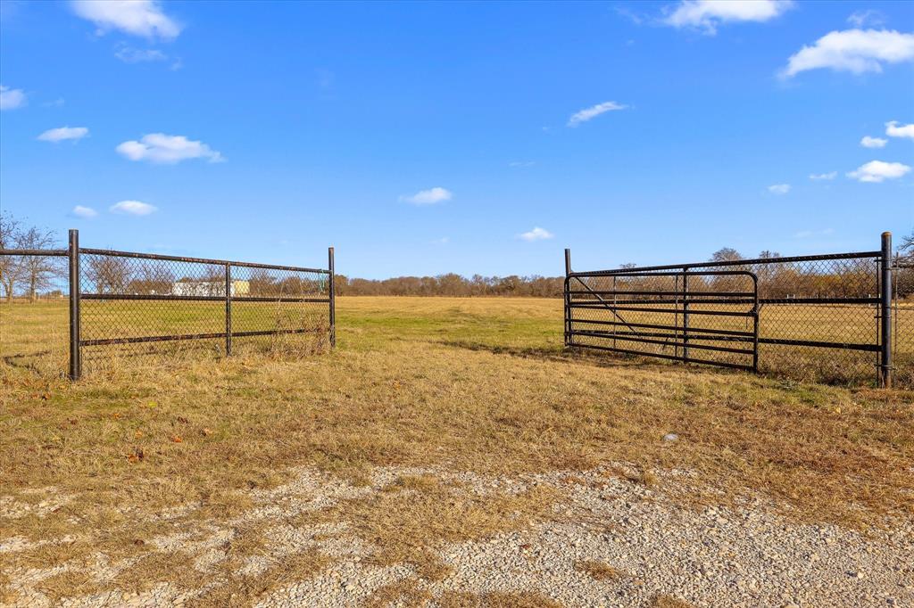 531 Private Road 4721 Rhome, TX 76078 - Photo 5 of 20