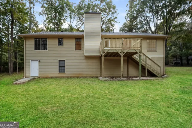 front view of house with a yard