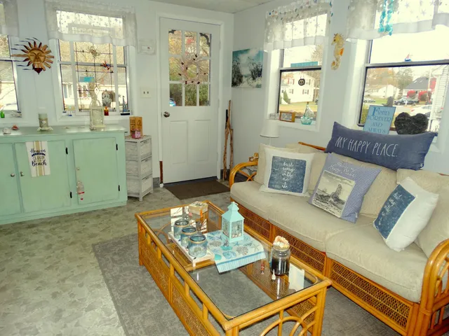 $575,000 | 27 General Pulaski Drive, Salem, NH 03079