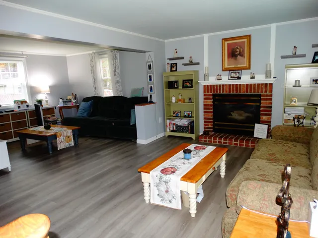 $575,000 | 27 General Pulaski Drive, Salem, NH 03079