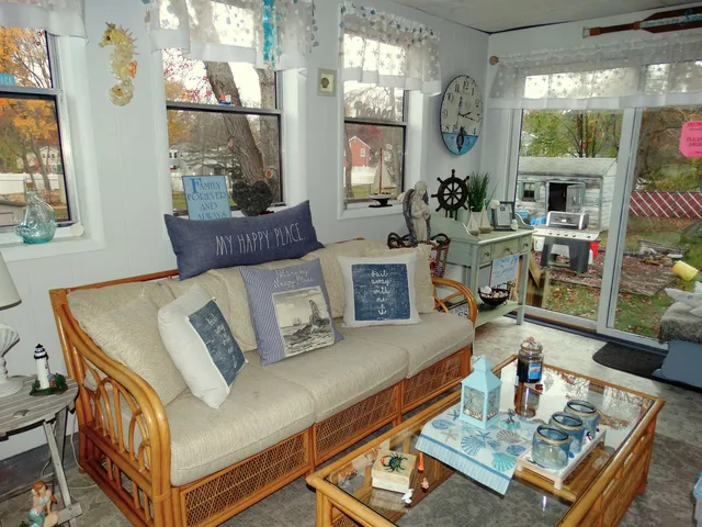 $575,000 | 27 General Pulaski Drive, Salem, NH 03079