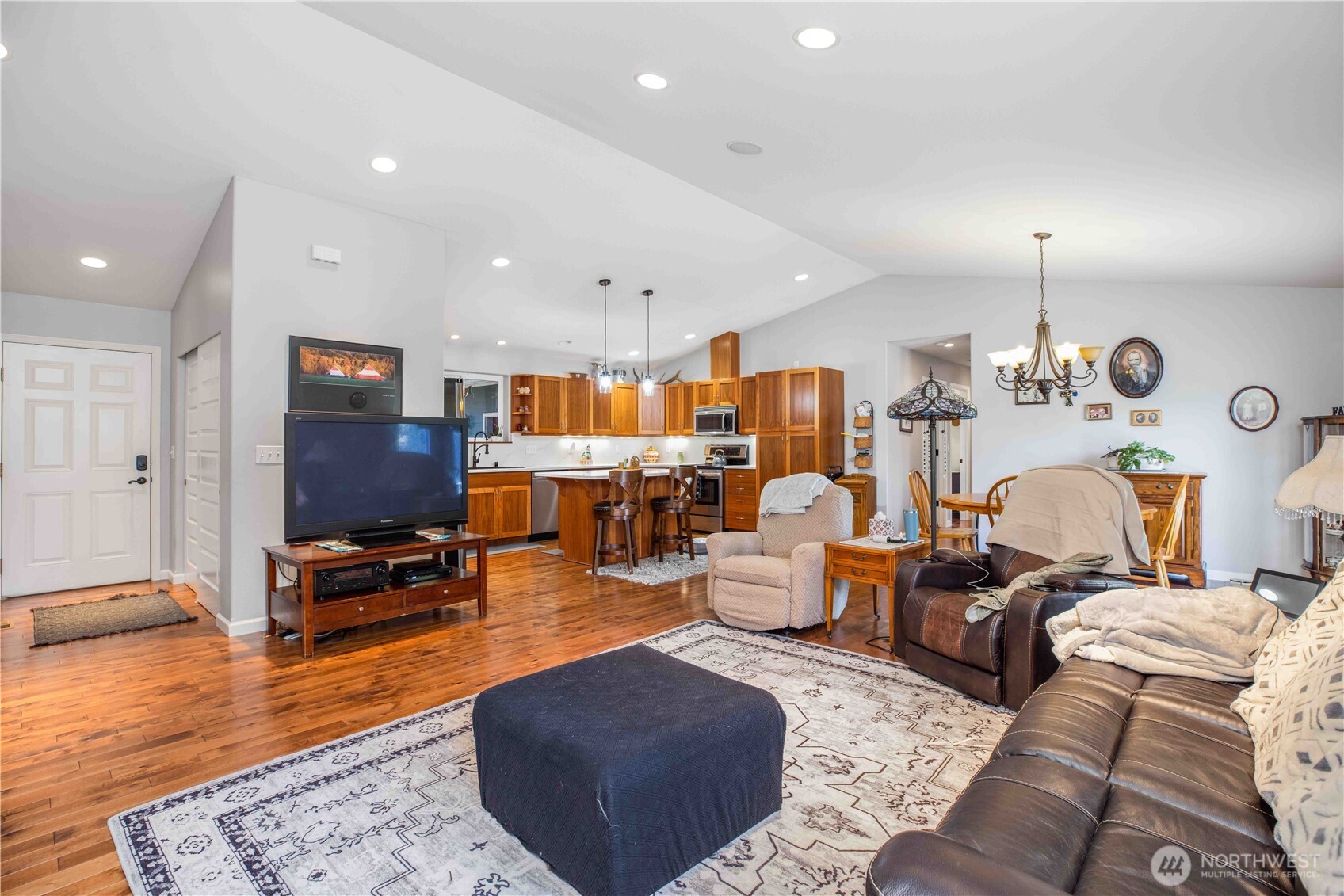 20851 Stottlemeyer Road Northeast Poulsbo, WA 98370 - Photo 6 of 40 Gallery Image 6