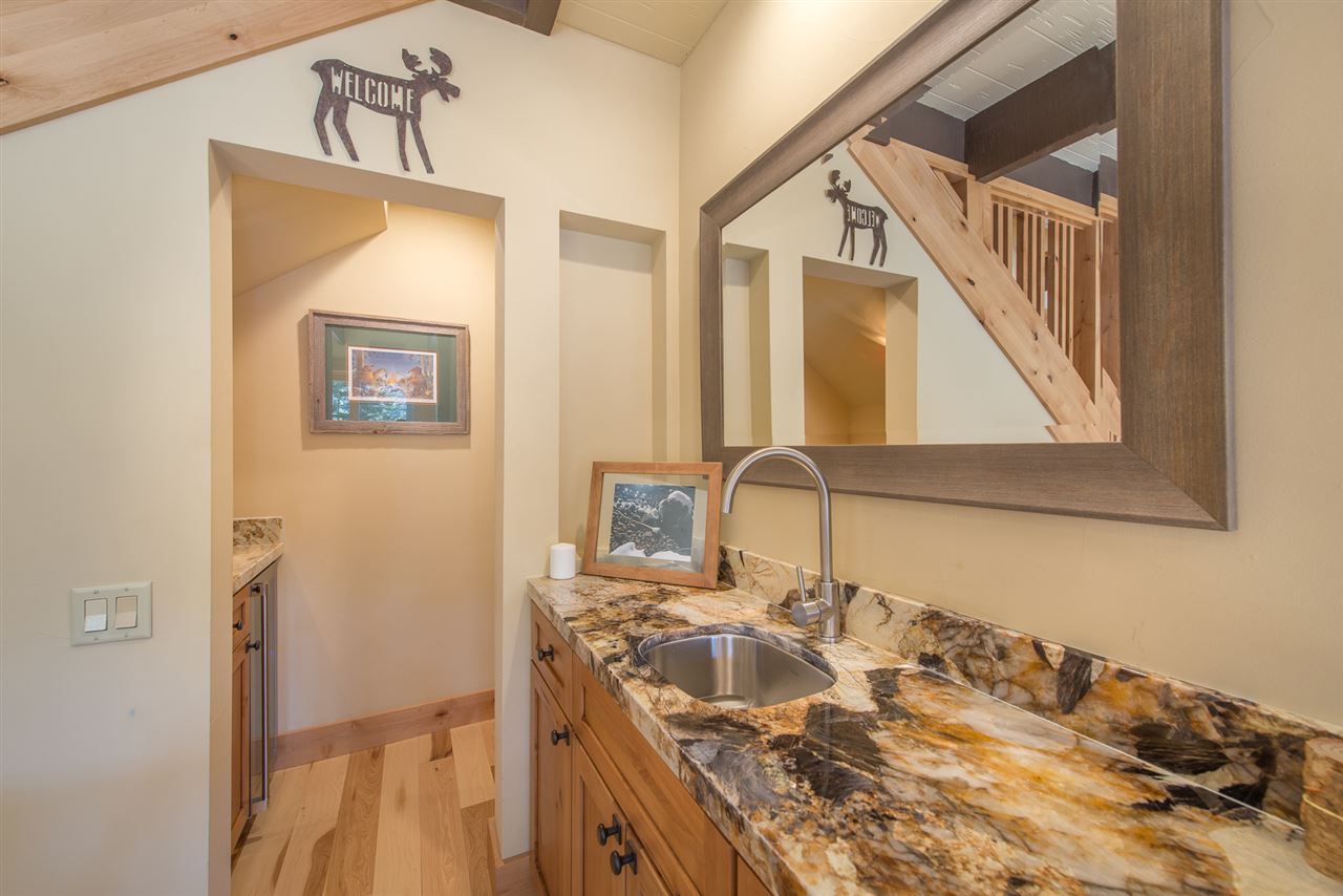14410 Donner Pass Road Truckee, CA 96161 - Photo 14 of 21 Gallery Image 14