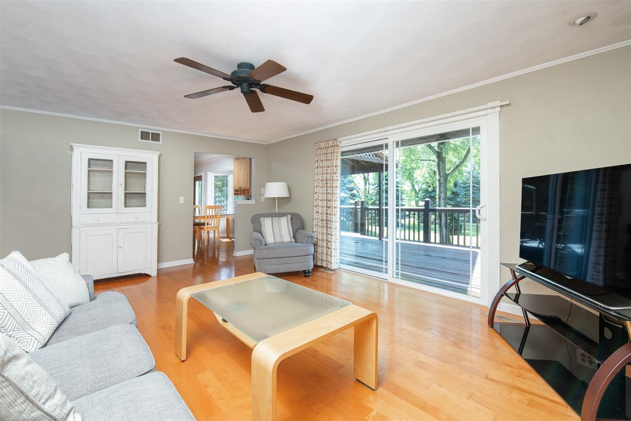 7627 East Rockton Road Roscoe, IL 61073 - Photo 11 of 39 Gallery Image 11