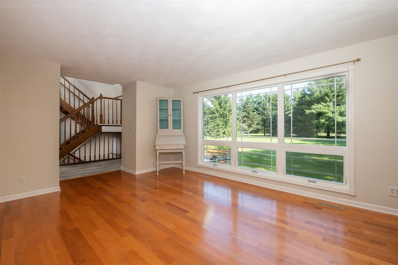 7627 East Rockton Road Roscoe, IL 61073 - Photo 5 of 39 Gallery Image 5