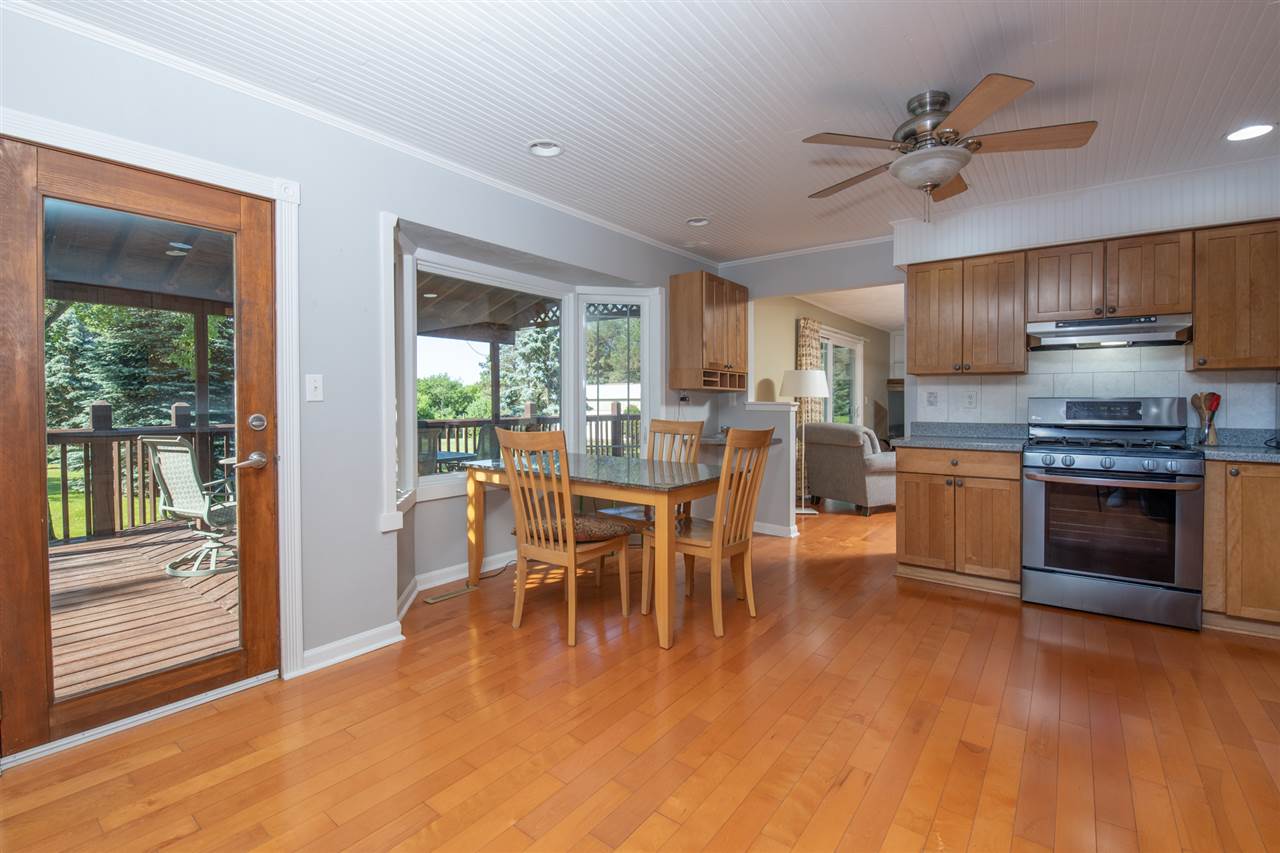 7627 East Rockton Road Roscoe, IL 61073 - Photo 9 of 39 Gallery Image 9