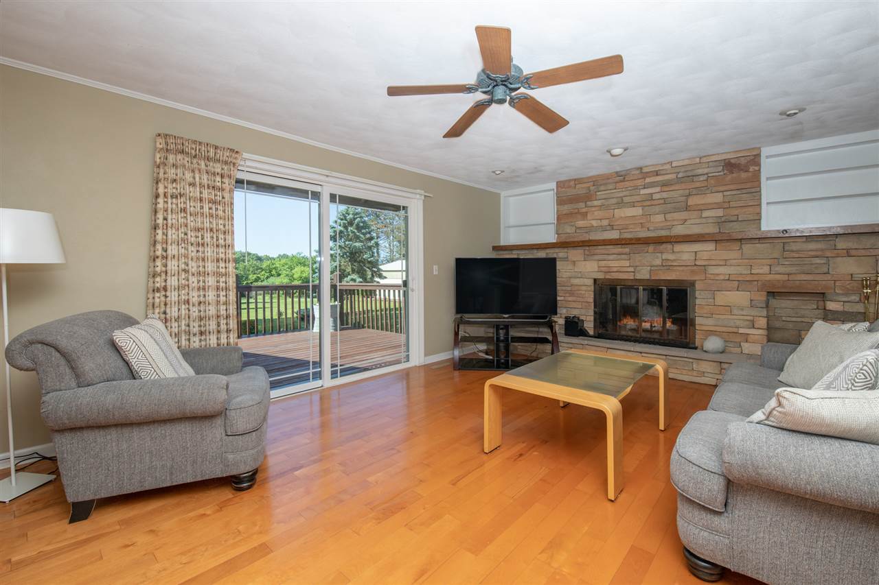 7627 East Rockton Road Roscoe, IL 61073 - Photo 10 of 39 Gallery Image 10