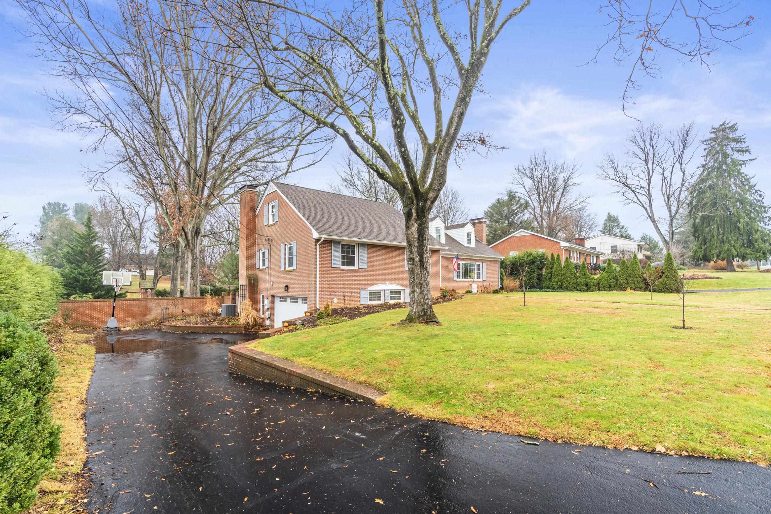 1220 Chatham Road Waynesboro, VA 22980 - Photo 3 of 64