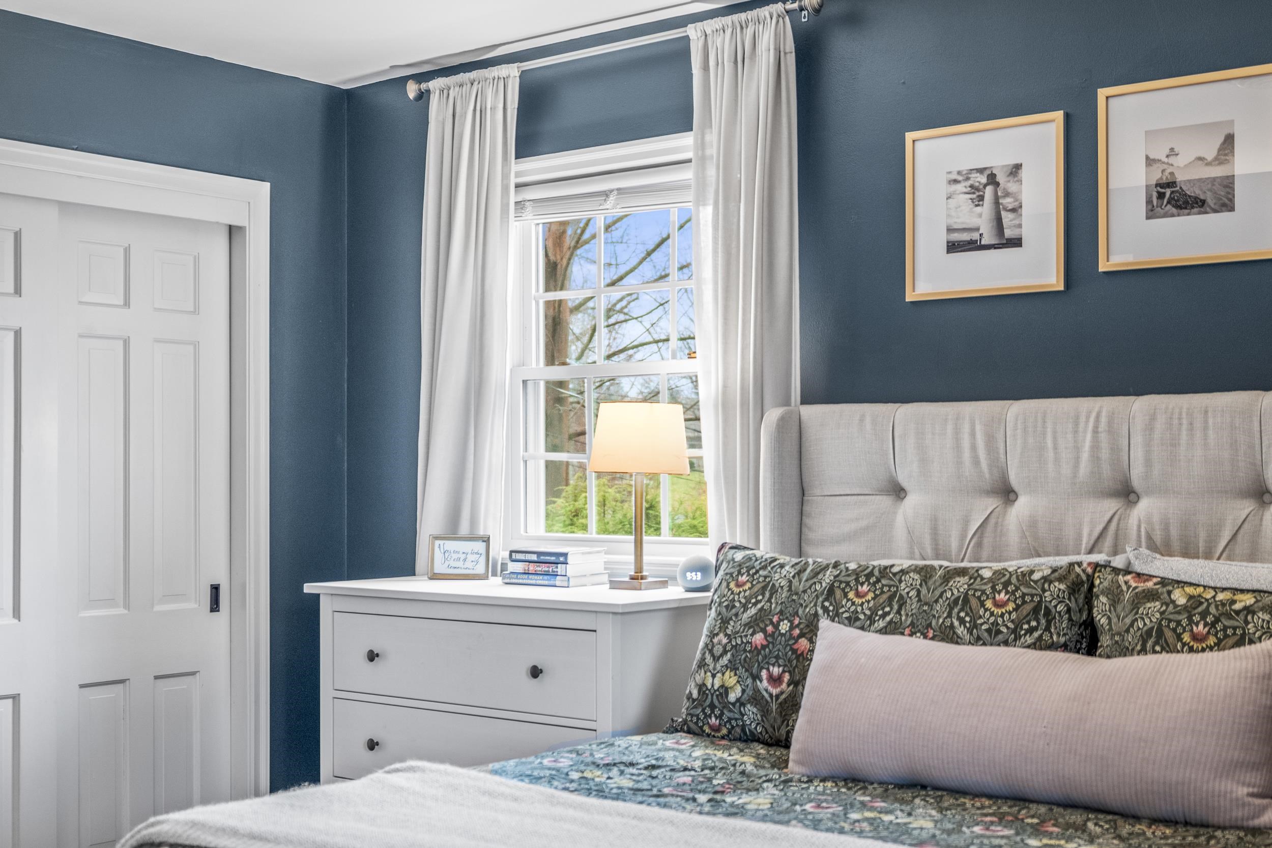 1220 Chatham Road Waynesboro, VA 22980 - Photo 40 of 64 a living room with a couch and a window