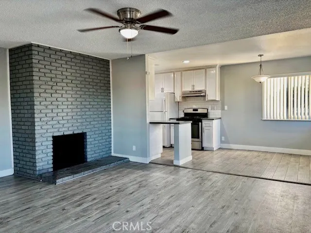 $3,595 | 17092 Emerald Lane, Unit D, Huntington Beach, CA 92647