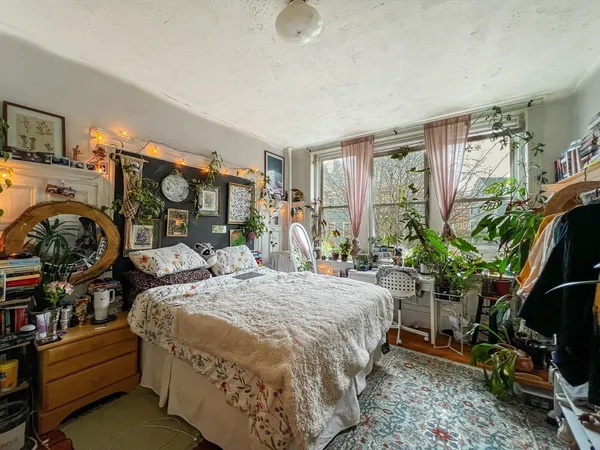 $4,800 | 144 Coolidge Street, Unit 1, Brookline, MA 02446