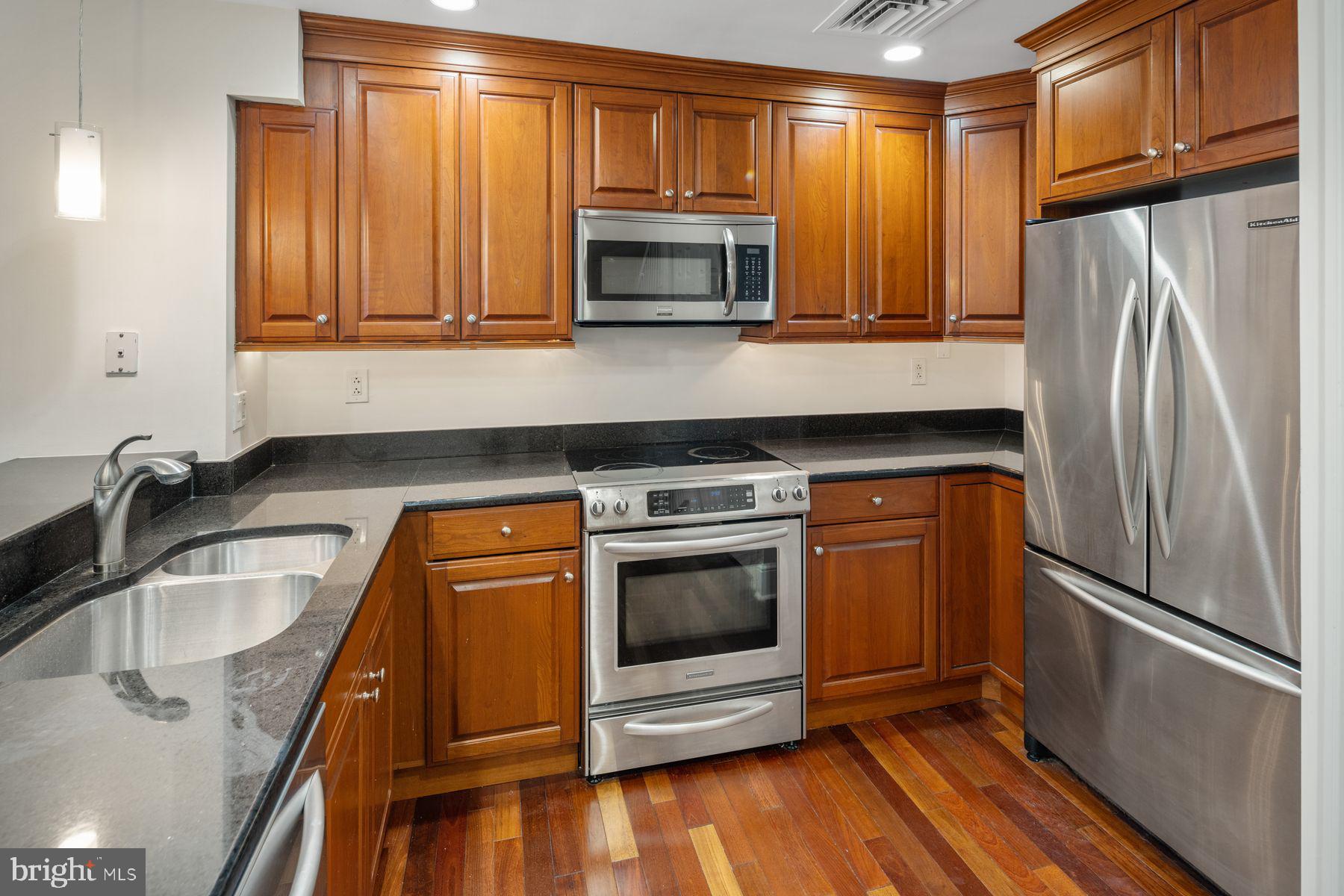 1500 Chestnut Street, Unit 20I Philadelphia, PA 19102 - Photo 9 of 22 Gallery Image 9