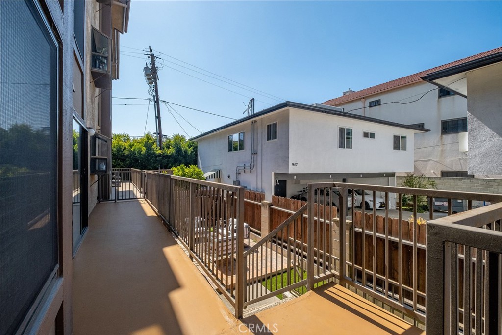 935 Main Street El Segundo, CA 90245 - Photo 35 of 41